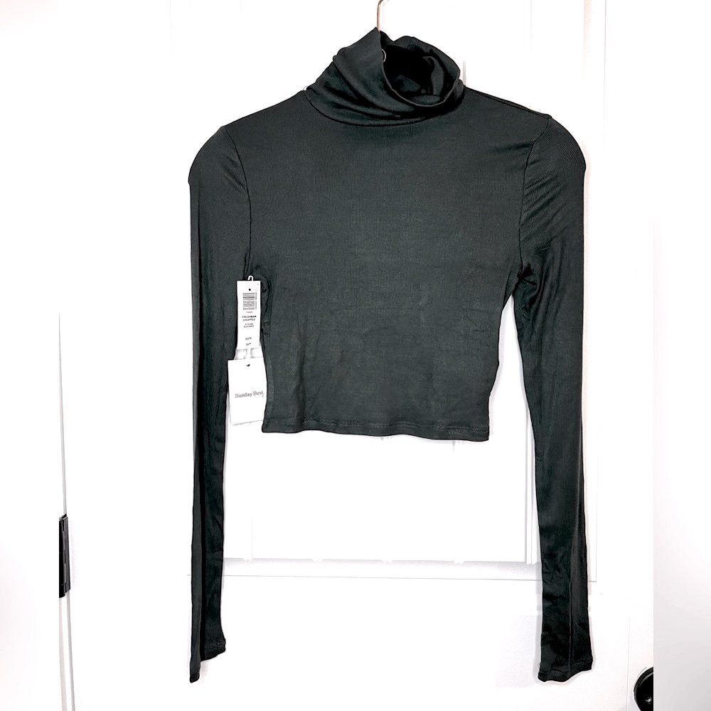 NWT Aritzia Sunday Best Freshman Cropped Turtleneck - Scarab / Hunter Dark Green